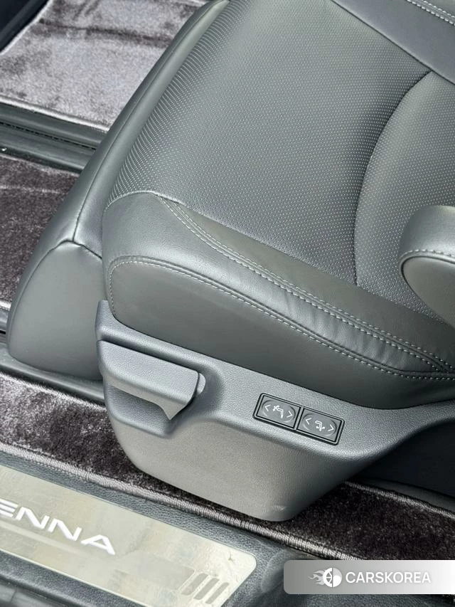 Toyota Sienna 2024 Черный из Китая, фото 2