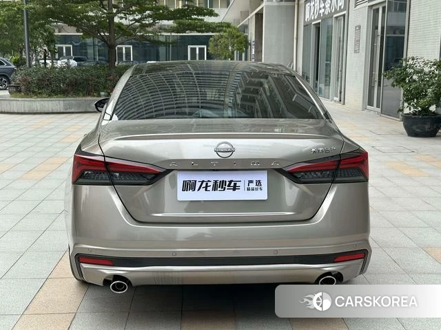 Nissan Altima 2023 Серебристо-серый из Китая, фото 2