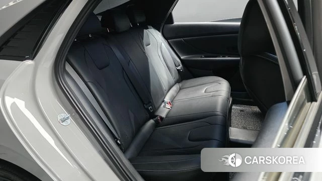 Hyundai Avante (CN7) 2023 Серебристо-серый из Кореи, фото 2
