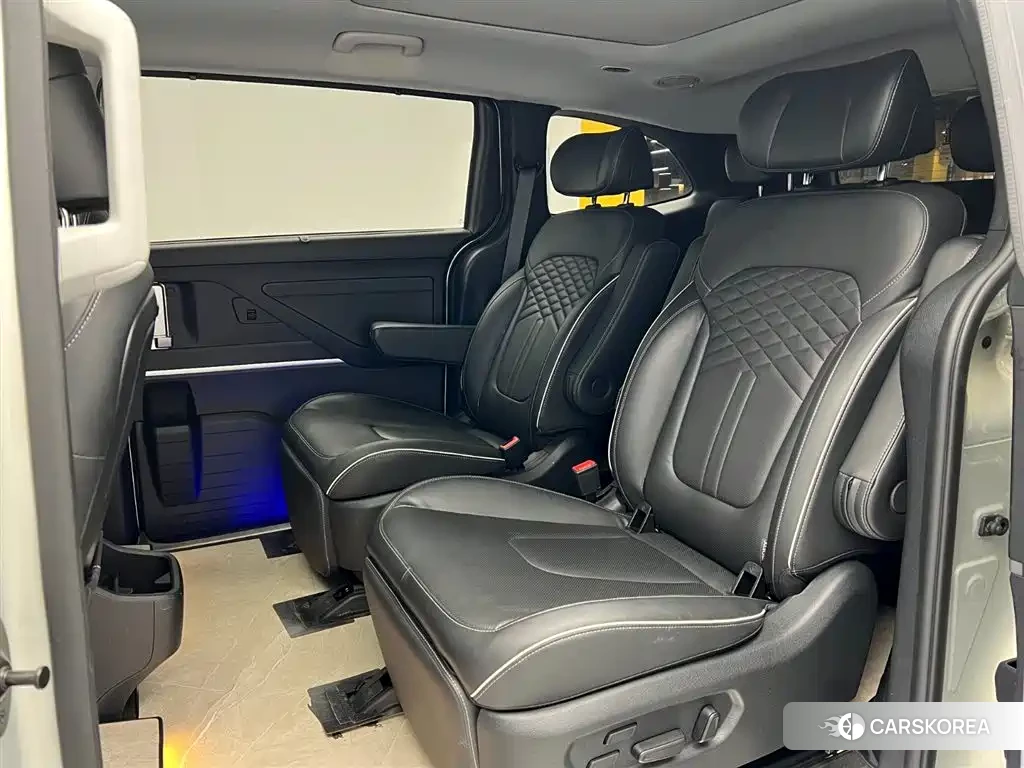 Hyundai Custo 2022 Champagne/brown из Китая, фото 2
