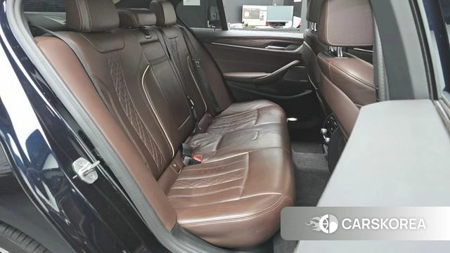 BMW 5 Series (G30) 2020 Черный из Кореи, фото 2