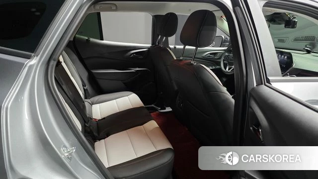 Chevrolet (GM Daewoo) Trax Crossover 2026 Серебристо-серый из Кореи, фото 2