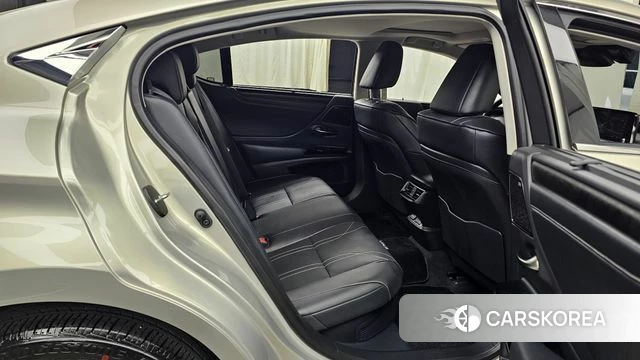 Lexus ES300h 7th generation 2026 Жемчужный цвет из Кореи, фото 2