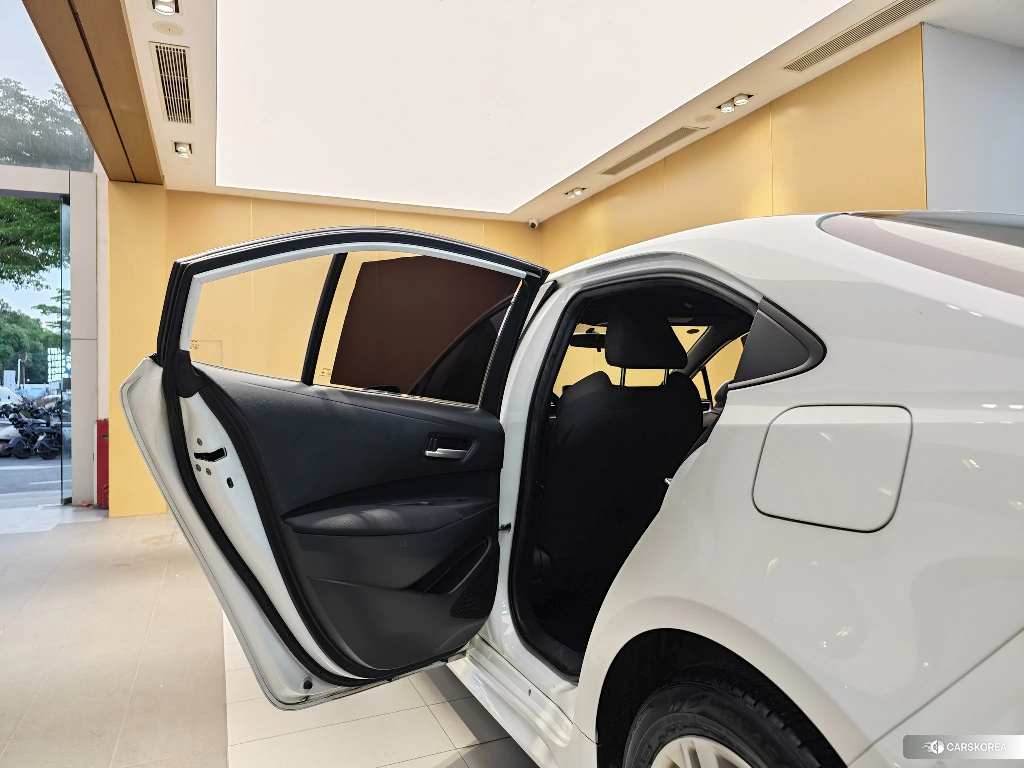 Toyota Levin 2021 Белый из Китая, фото 2
