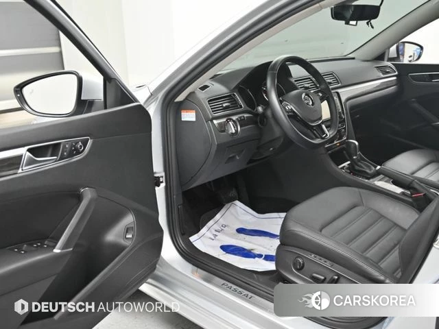 Volkswagen The New Passat 2018 Серебристо-серый из Кореи, фото 2