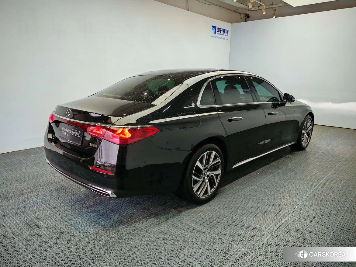Mercedes-Benz E-Class 2024 Черный из Китая, фото 2