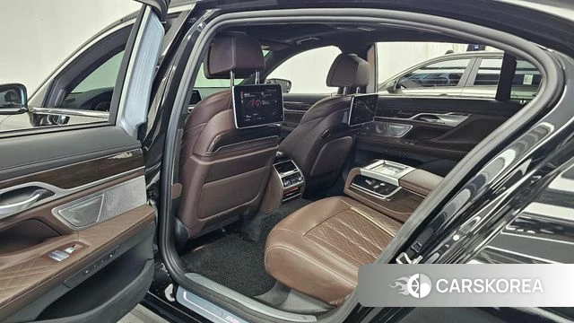 BMW 7 Series (G11) 2021 Черный из Кореи, фото 2