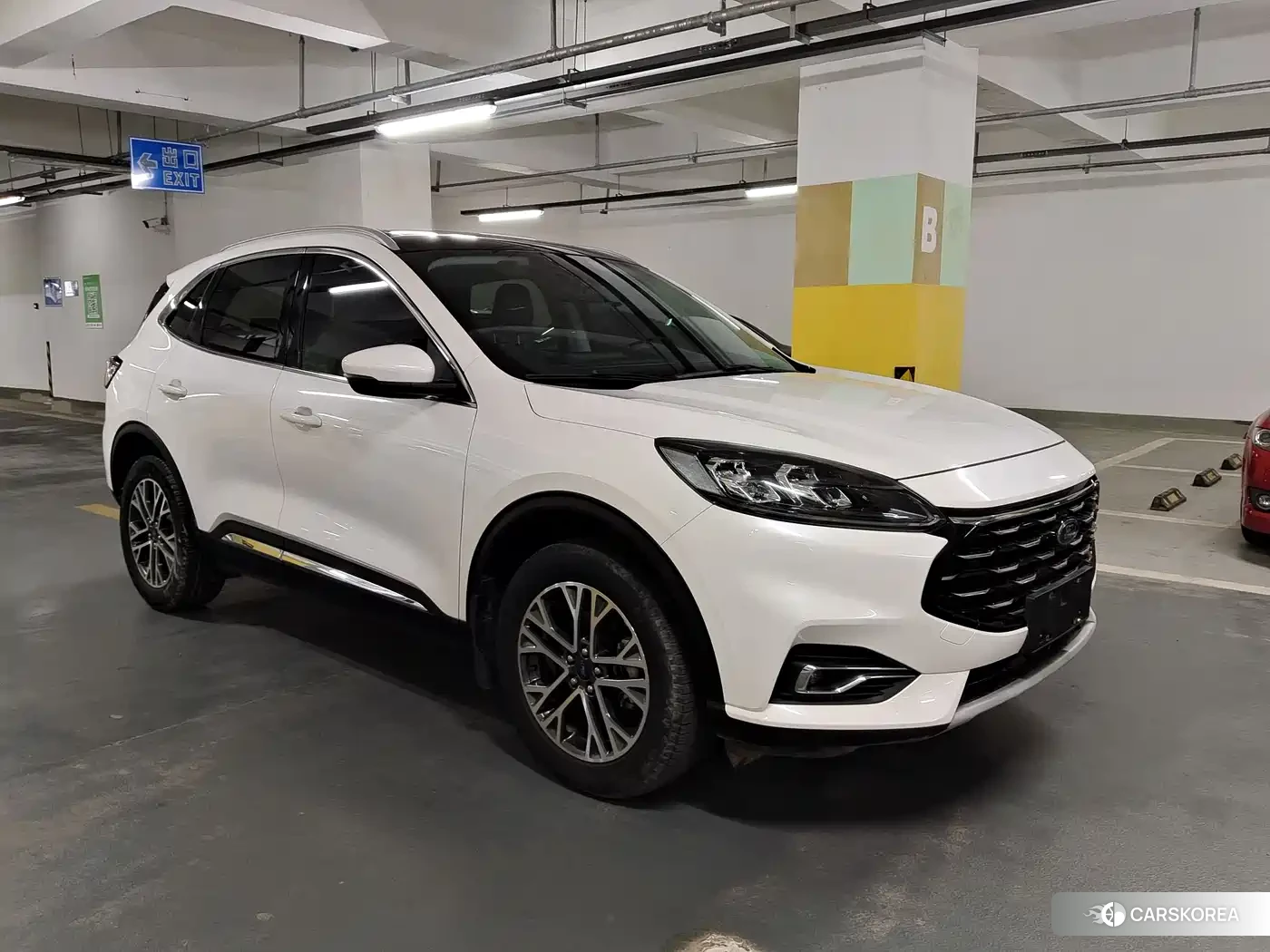 Ford Escape 2022 Белый из Китая, фото 2