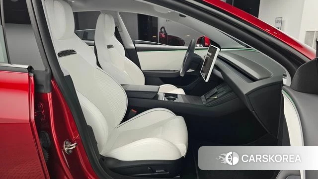 Tesla Model 3 2024 Красный из Кореи, фото 2