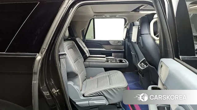 Lincoln Navigator 4th generation 2019 Черный из Кореи, фото 2