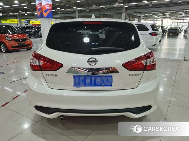 Nissan Tiida 2021 Белый из Китая, фото 2