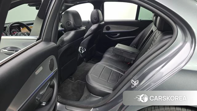 Mercedes-Benz E-Class W213 2018 Серый из Кореи, фото 2