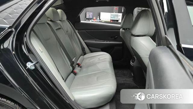Hyundai The New Avante (CN7) 2023 Черный из Кореи, фото 2