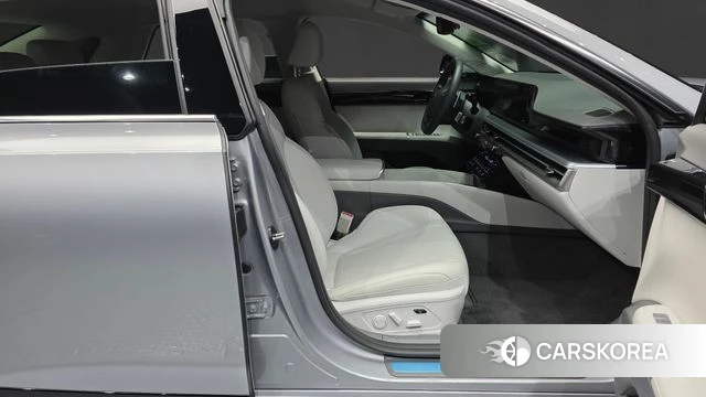 Hyundai Grandeur (GN7) 2023 Серебристо-серый из Кореи, фото 2