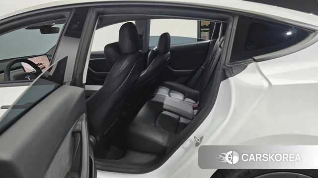 Tesla Model 3 2022 Белый из Кореи, фото 2