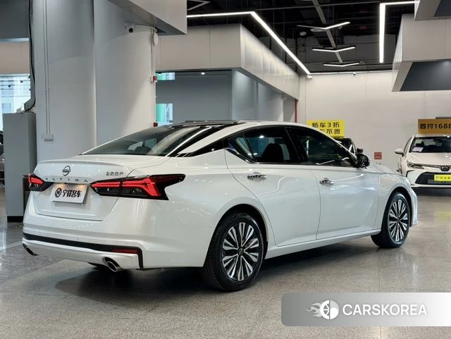 Nissan Altima 2023 Белый из Китая, фото 2