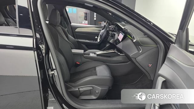 Peugeot 308 Third generation 2025 Черный из Кореи, фото 2