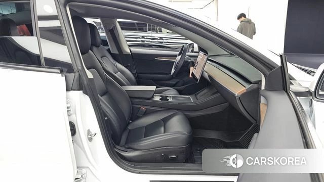 Tesla Model 3 2022 Белый из Кореи, фото 2