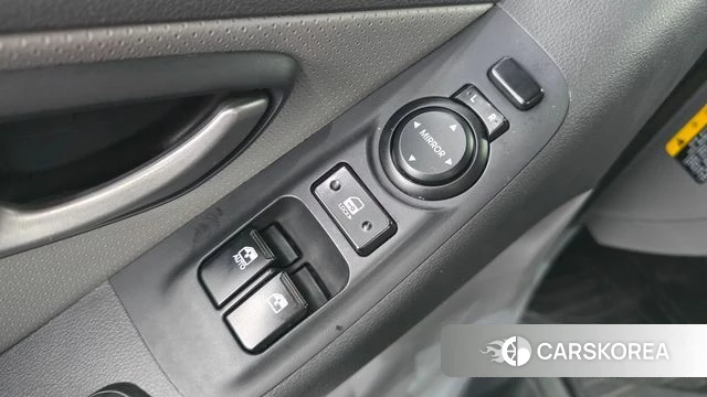 Hyundai The New Grand Starex 2021 Серебристо-серый из Кореи, фото 2