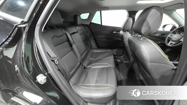 Chevrolet (GM Daewoo) Trax Crossover 2024 Черный из Кореи, фото 2