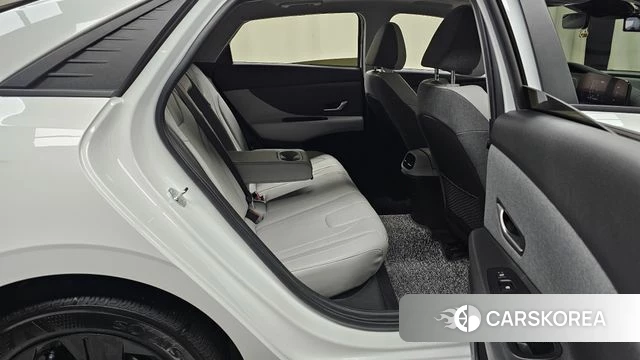 Hyundai Avante (CN7) 2023 Белый из Кореи, фото 2