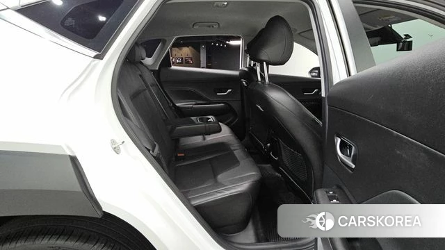 Hyundai Kona (SX2) 2024 Белый из Кореи, фото 2