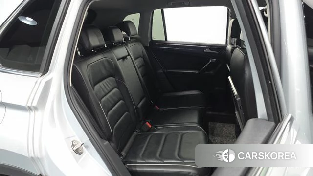 Volkswagen Tiguan second Generation 2019 Серебряный из Кореи, фото 2