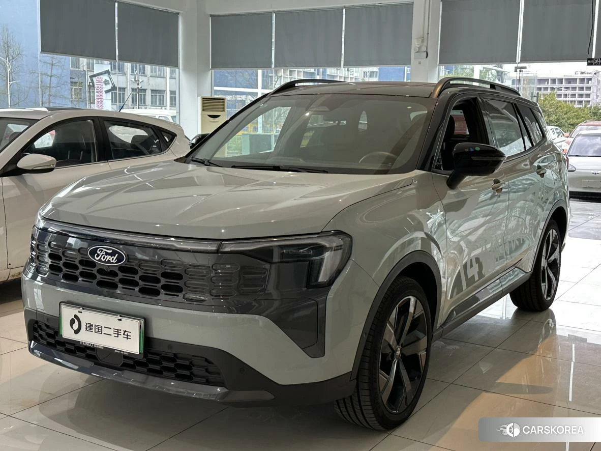 Ford Equator 2024 Серебристо-серый из Китая, фото 2