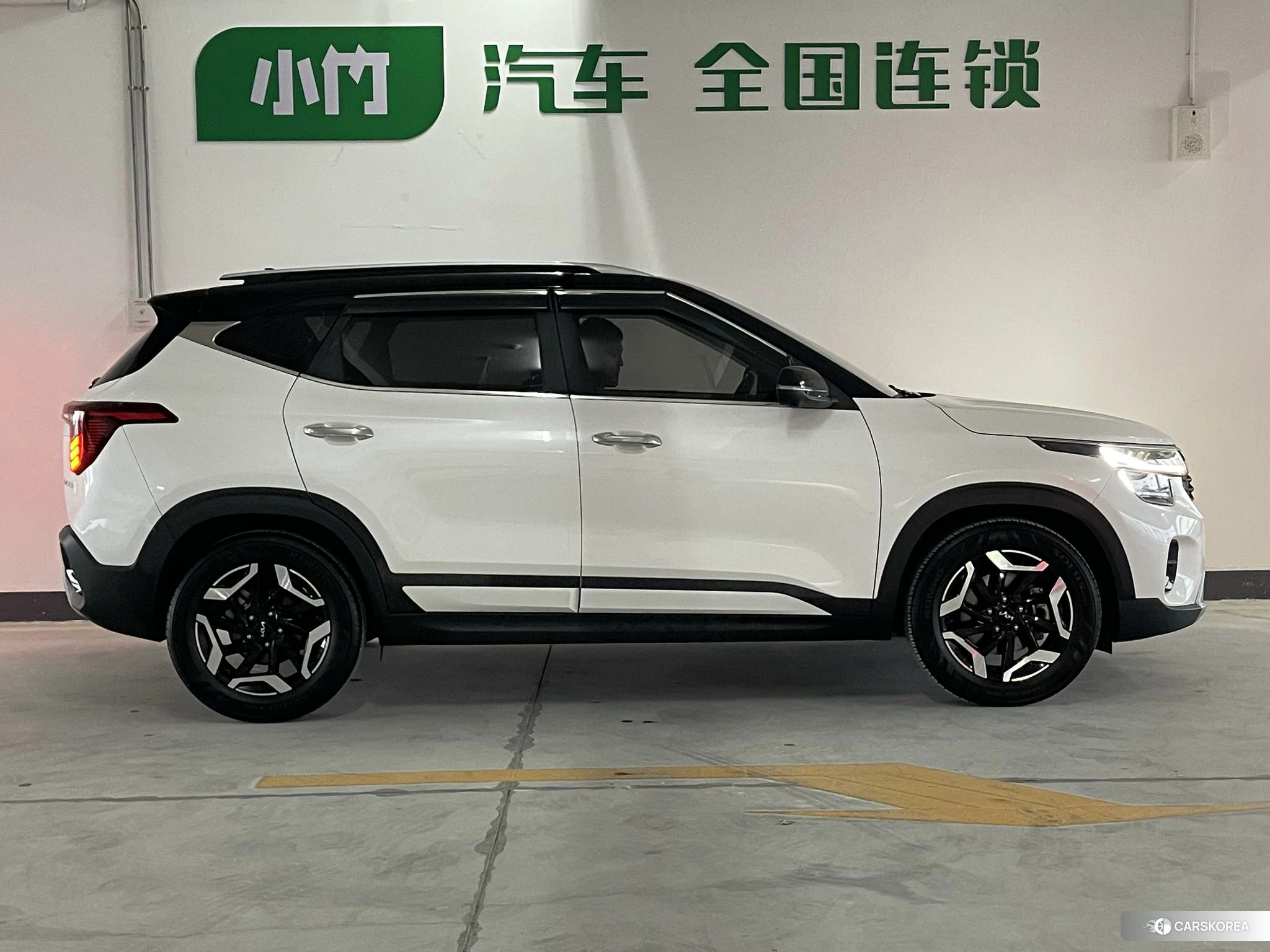 Kia Seltos 2023 Белый из Китая, фото 2