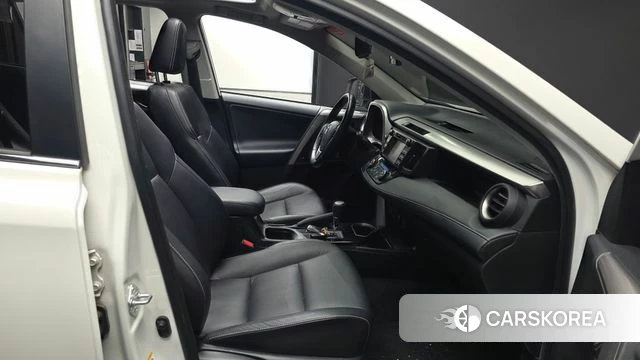 Toyota RAV4 2018 Белый из Кореи, фото 2