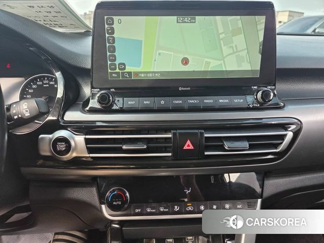 Kia Seltos 2022 Серебристо-серый из Кореи, фото 2