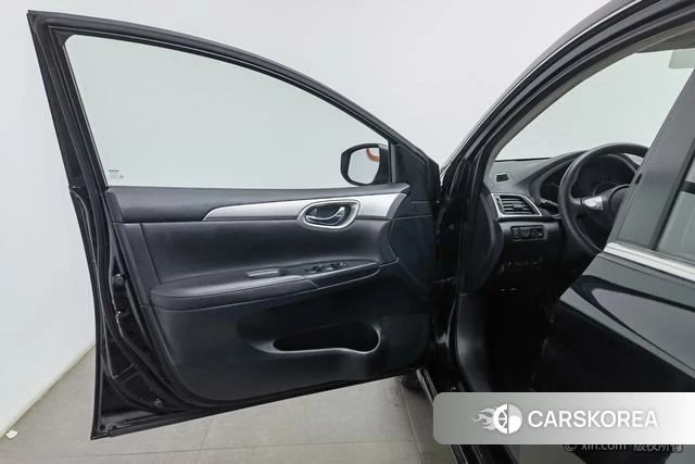 Nissan Sylphy 2021 Черный из Китая, фото 2