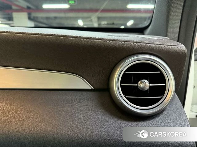 Mercedes-Benz GLC 2020 Белый из Китая, фото 2