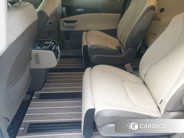 Kia Carnival 4th generation 2023 Жемчужный цвет из Кореи, фото 2