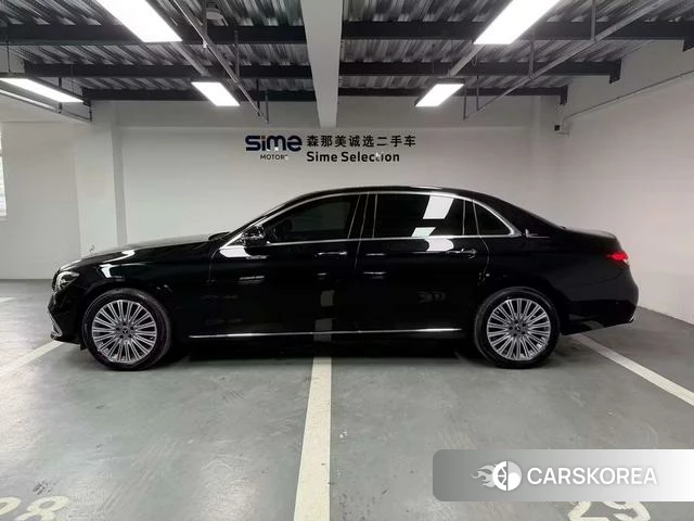 Mercedes-Benz E-Class 2023 Черный из Китая, фото 2