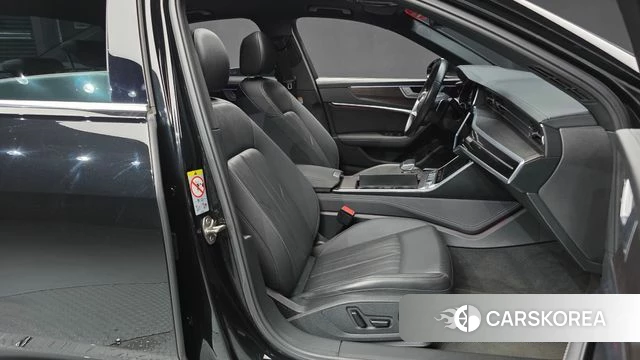 Audi A6 (C8) 2023 Черный из Кореи, фото 2