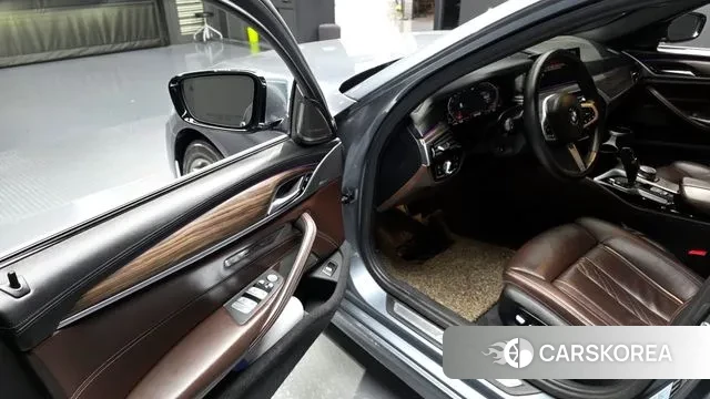 BMW 5 Series (G30) 2020 Серебристо-серый из Кореи, фото 2