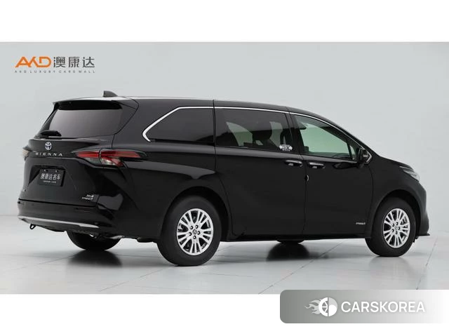 Toyota Sienna 2022 Черный из Китая, фото 2