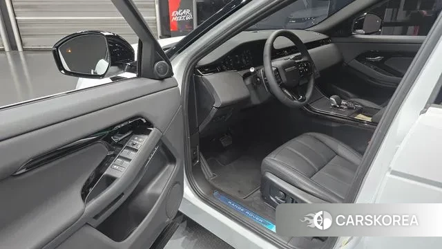 Land Rover Range Rover Evoque 2nd Generation 2025 Белый из Кореи, фото 2