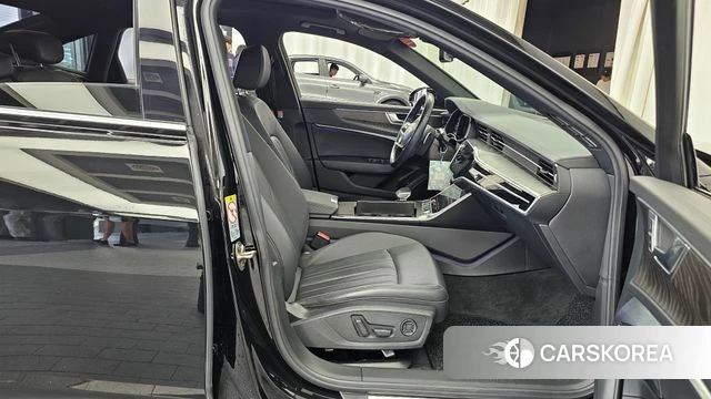 Audi A6 (C8) 2021 Черный из Кореи, фото 2