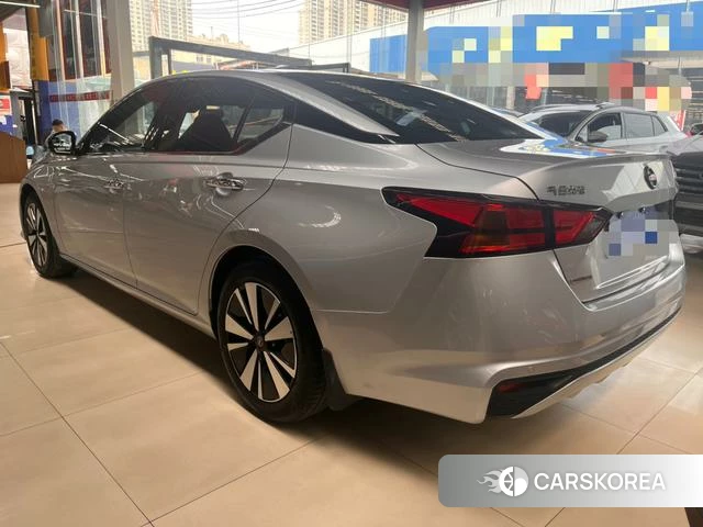 Nissan Altima 2021 Серебристо-серый из Китая, фото 2