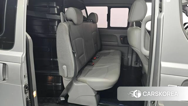 Hyundai The New Grand Starex 2018 Серебристо-серый из Кореи, фото 2