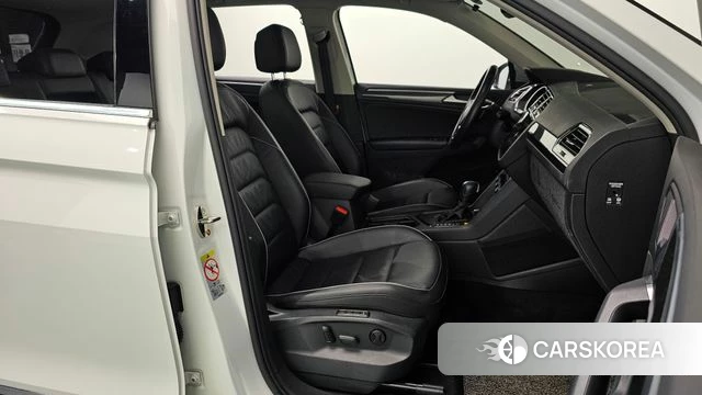 Volkswagen Tiguan second Generation 2019 Белый из Кореи, фото 2