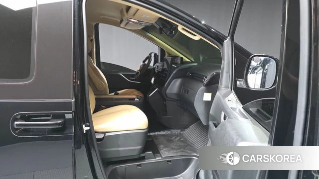 Hyundai Staria 2024 Черный из Кореи, фото 2