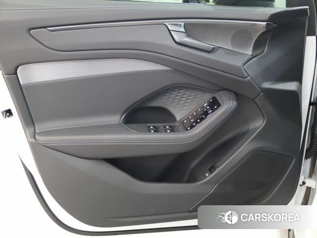 Audi A6 (C9) 2026 Белый из Кореи, фото 2
