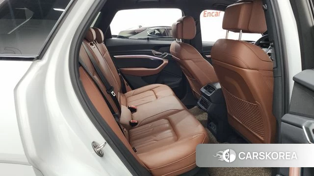 Audi Q8 e-Tron (GE) 2024 Белый из Кореи, фото 2