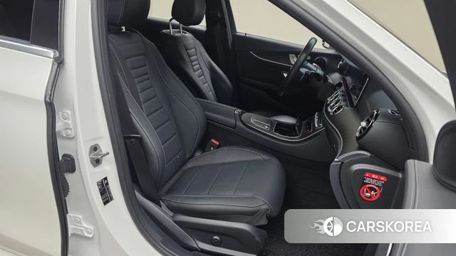 Mercedes-Benz E-Class W213 2023 Белый из Кореи, фото 2