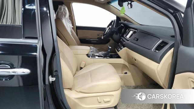 Kia The New Carnival 2018 Черный из Кореи, фото 2