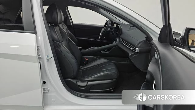 Hyundai The New Avante (CN7) 2024 Белый из Кореи, фото 2