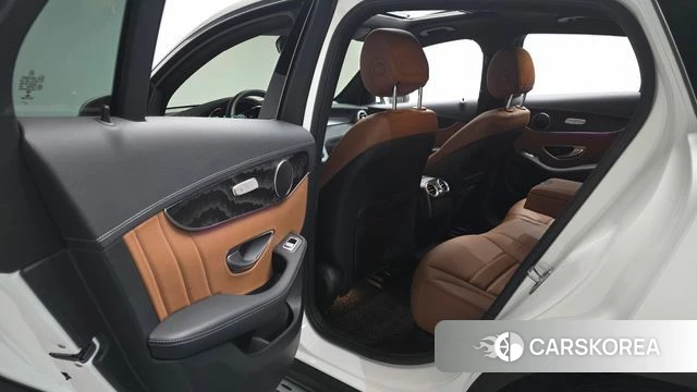Mercedes-Benz GLC-Class X253 2023 Белый из Кореи, фото 2